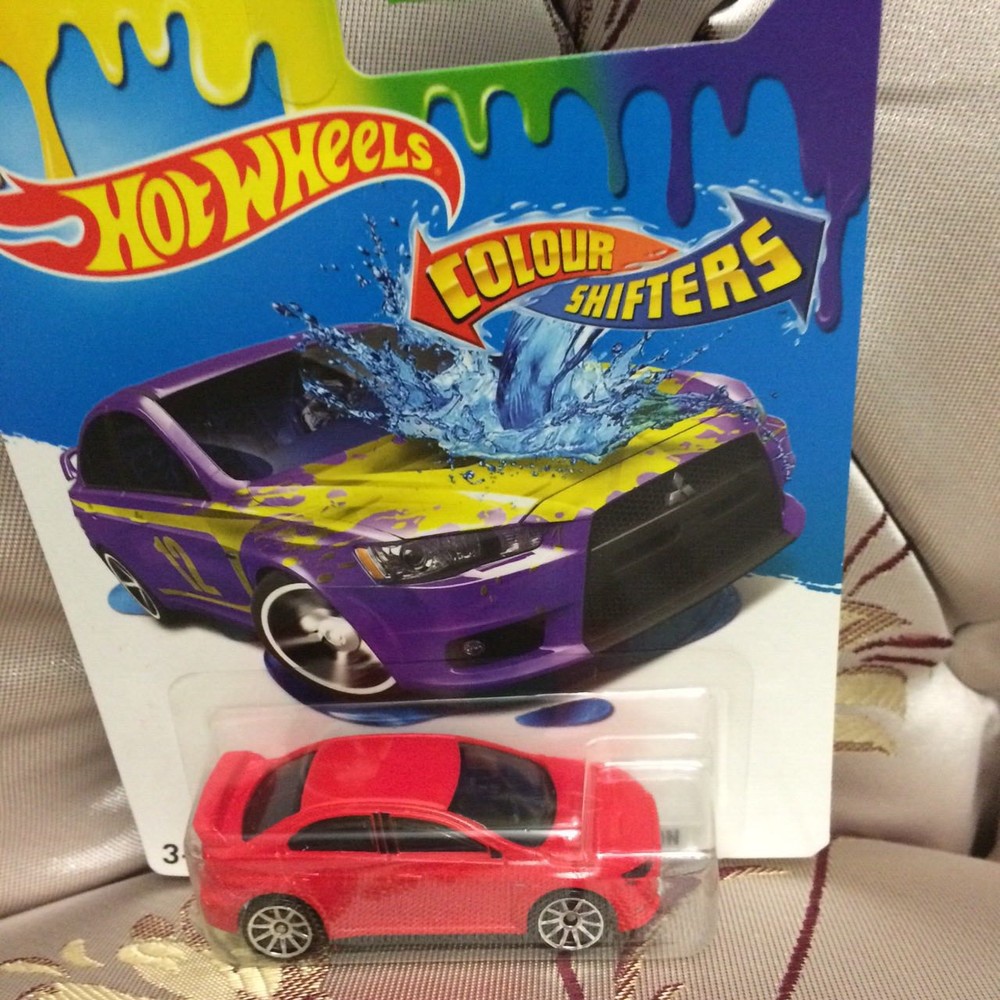 Картинки машинки hot wheels которые меняют цвет в воде