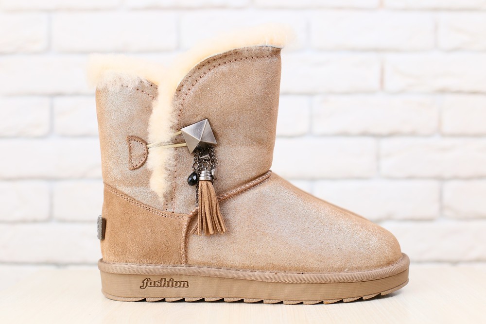 Угги унты. UGG женские с мехом. UGG бежевые. UGG женские бежевые.