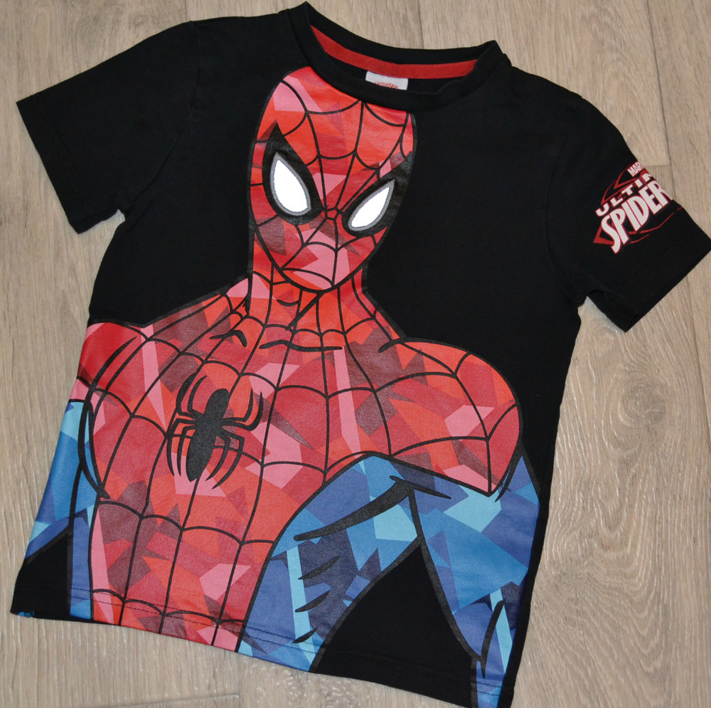 Майка пауков. Футболка Спайдермен. Майка человек паук. Человек паук футболка для мальчика. Мальчик в футболке Спайдермен.