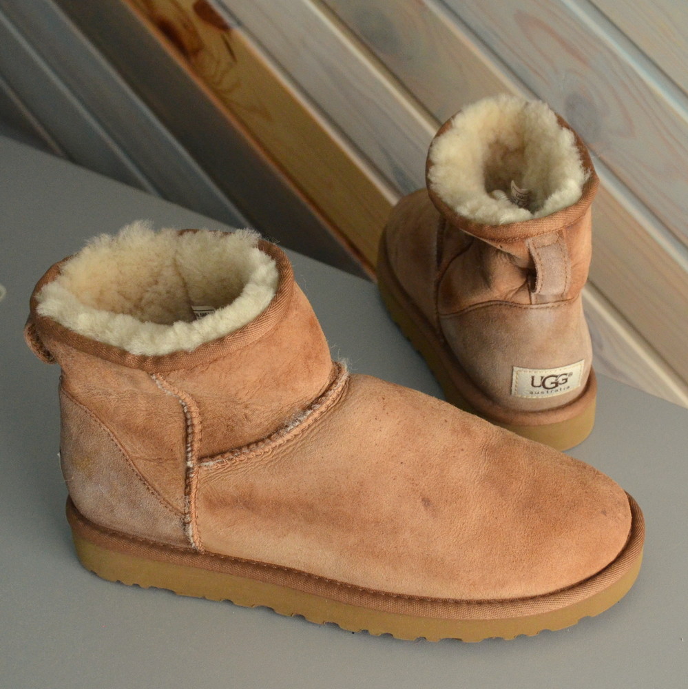 Ugg оригинал. Угги женские UGG Australia оригинал. UGG 3m Thinsulate угги. Угги мужские короткие на ноге. Угги женские непромокаемые утепленные.