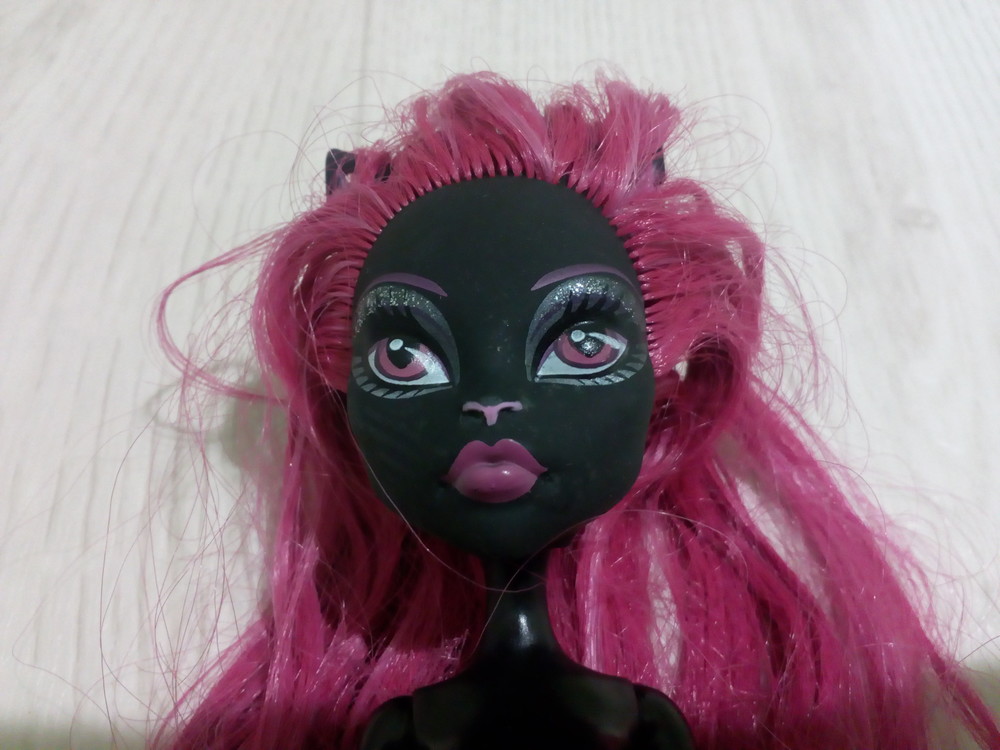 Жирные волосы у monster high