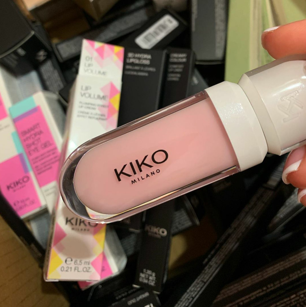 Kiko milano для губ отзывы. Блеск Кико Милано 01. Блеск от Kiko Milano. Kiko Milano блеск для губ 01. Бальзам Кико Милано.