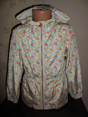 Продаю плащик - парку * I Love Next* без подкладочки, 7 лет.