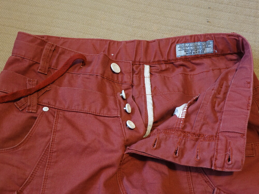 Джинсы - джоггеры с двойным поясом из денима свекольного цвета dl project 86 англия 32 s. фото №5