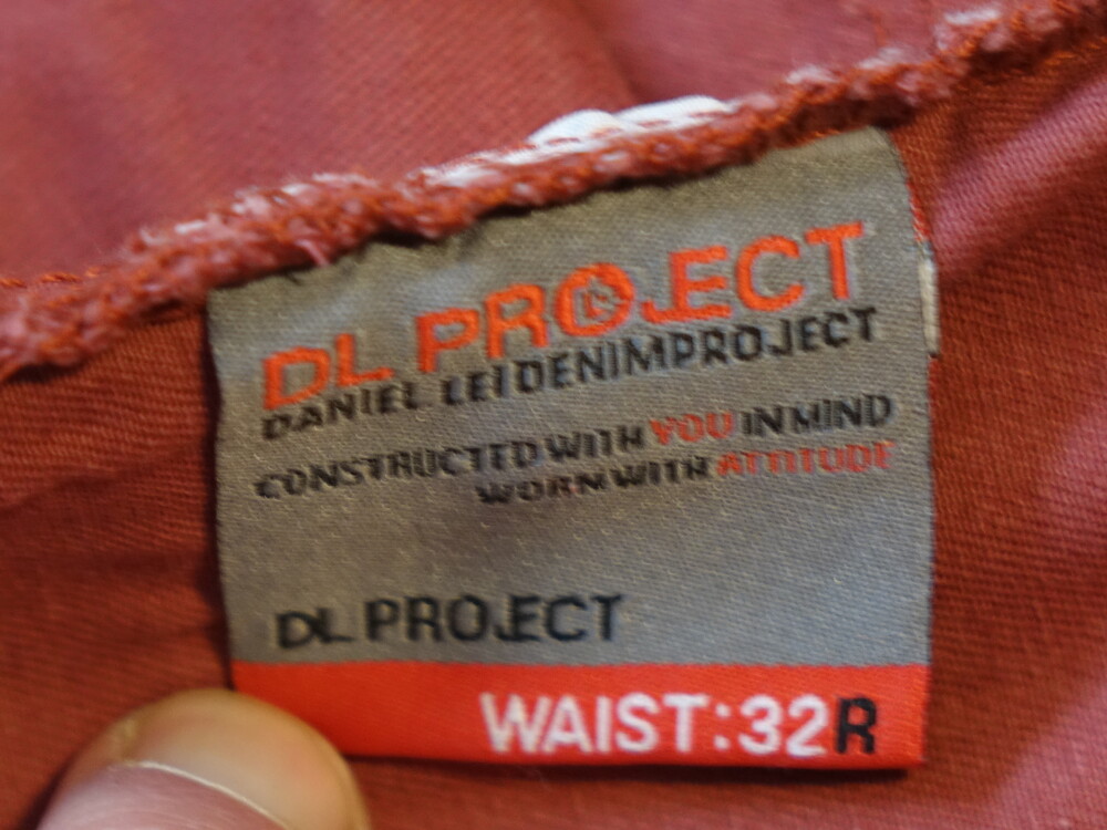 Джинсы - джоггеры с двойным поясом из денима свекольного цвета dl project 86 англия 32 s. фото №8