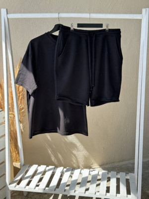 Комплект шорти з рваними швами + футболка оверсайз