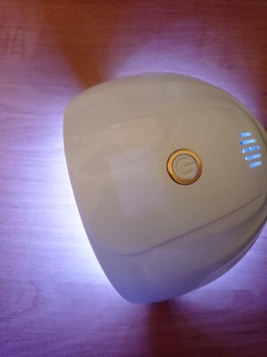Led лампа для манікюру USB є дві одинакові