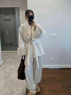 шубка в двох кольорах